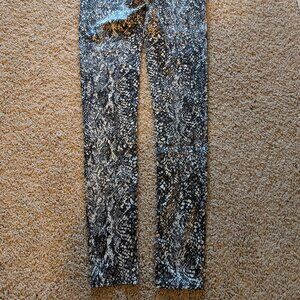 NWT Spanx Faux leather Snake Shine leggings - Size medium